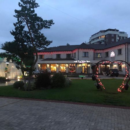 Park Hotel Караганда Экстерьер фото